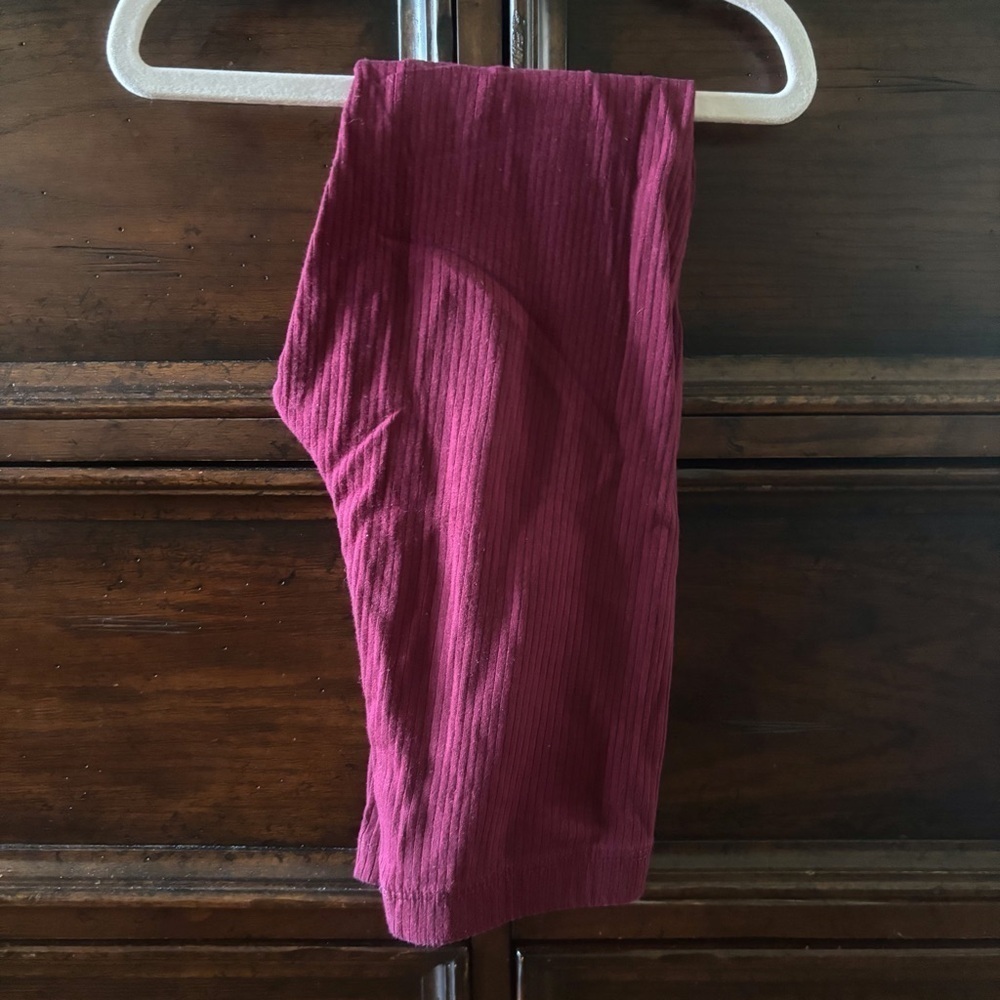 Cat & Jack knit leggings in size M